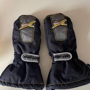 Boys 14-16 skidoo mittens